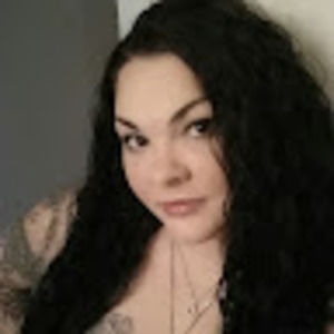 Meet your Posher, Dominique